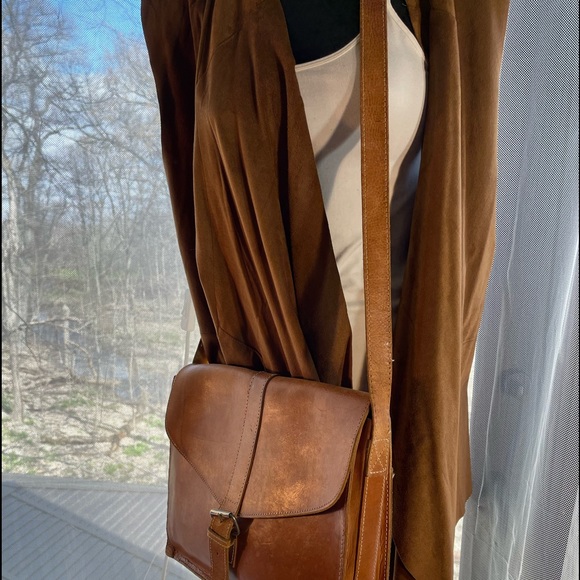 Moon Collection USA Very cute Vest .Material feels like suede, Very soft. Size L - Picture 2 of 9